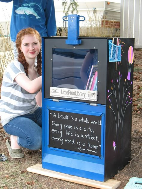 Community Service project!  Great idea!!  A Little Library! Gold Award Ideas, Library Pics, Little Library Ideas, Girl Scout Silver Award, Little Free Library Ideas, Girl Scout Gold Award, Free Library Ideas, Book Literature, Free Little Library