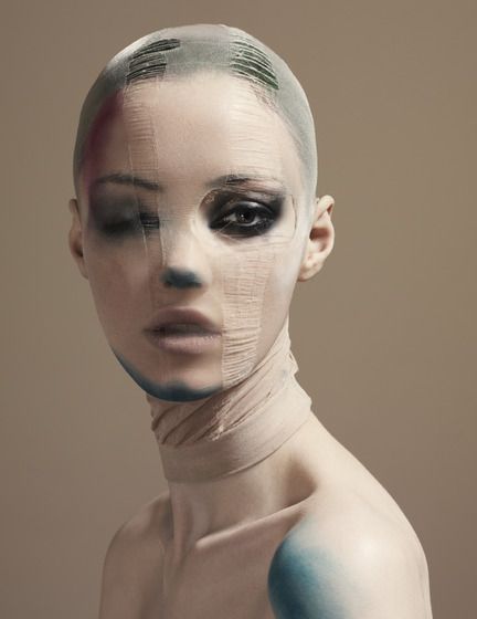 One smokey eye and Pantyhose over the head. Editorial Makeup. Make Up Inspiration, Editorial Makeup, Beauty Editorial, 인물 사진, Creative Makeup, Photography Inspo, Face Art, Makeup Art, Beauty Inspiration