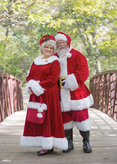 Mr and Mrs Claus Mrs Clause Costume, Mrs Santa Claus Costume, Mrs Claus Outfit, Mrs Claus Dress, Santa Claus Outfit, Santa Claus Costume, Santa Art, Funny Santa Claus, Santa Photos