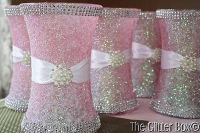 ขวดโหล Mason Jar, Water Centerpieces, Wedding Glassware, Vase With Flowers, Tafel Decor, Silver Vase, Glitter Cups, Glitter Wedding, Wedding Candy