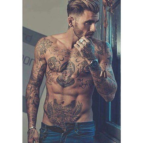 Sexxy & Tattooed Tumblr Tattoo, Man With Tattoos, Many Tattoos, Mode Poses, Tatted Men, Cool Chest Tattoos, Chest Tattoo Men, Beard Lover, Beard Tattoo