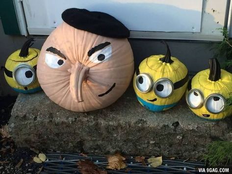 Julkransar Diy, Minion Pumpkin, Creative Pumpkin Painting, Pumpkin Contest, Halloween Fest, Pumpkin Painting Ideas, Halloween Pumpkin Designs, Halloween Pumpkins Painted, Adornos Halloween