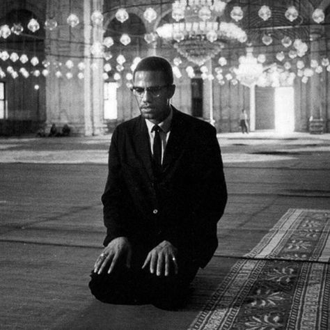 Zulaika Aqeel on Instagram: ““I pray that God will bless everything that you do. I pray that you will grow intellectually so that you can understand the problems of the…” Pilgrimage To Mecca, African American History Facts, Al Qur'an Photography, Qur'an Photography, Have Mercy, Muslim Men, Black Art Painting, Malcolm X, History Projects