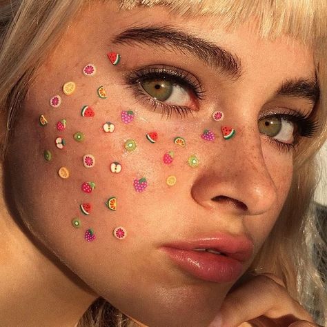 Stickers On Face, Face Art Makeup, Face Aesthetic, Fancy Makeup, Beauty Goals, Grunge Girl, Shooting Photo, Makati, Soft Grunge