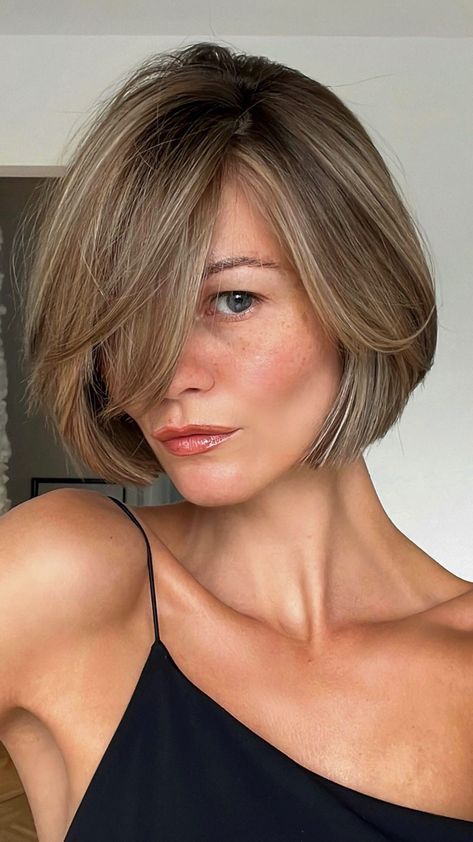 35 Short Hairstyles & Haircuts for Women in 2023 Hair Color Skin Tone, Short Punk Hair, Chic Haircut, Life Essentials, French Bob, Everyday Hair, Beautiful Haircuts, Chin Length, Chin Length Hair