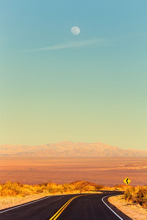 Desert Highway, Empty Road, Desert Road, Beautiful Roads, In The Middle Of Nowhere, Middle Of Nowhere, Road Trippin, Rural Landscape, Open Road