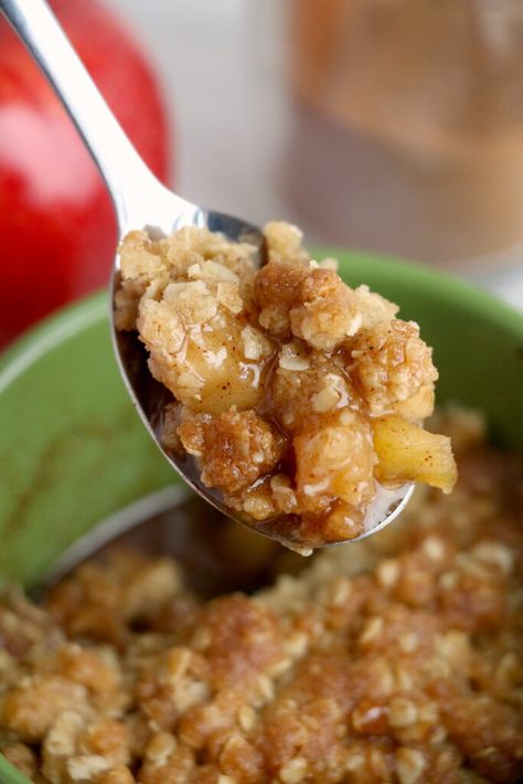 Apple Crisp Air Fryer, Apple Crumble With Oats, Air Fryer Recipes Dessert, Old Fashioned Oatmeal, Old Cookbooks, Apple Crisp Easy, Air Fryer Oven Recipes, Apple Crisp Recipes, Air Fryer Dinner Recipes