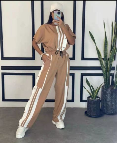 Track Suits Women Summer, Track Suits Women Style, Track Suit Outfit, Sweetheart Evening Dress, Track Suits Women, Nigerian Outfits, Fashion Poster Design, Track Suits, 2piece Outfits