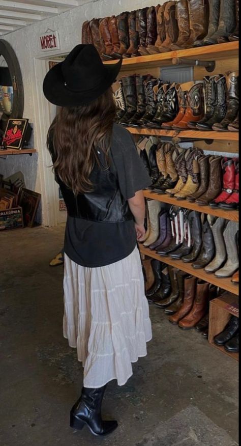 Hot Rodeo Outfits, Women’s Cowboy Hat Outfits, Caffeinatedcowgorl Outfits, Indie Western Aesthetic, Arizona Cowgirl Aesthetic, West Coast Cowgirl Aesthetic, Western Aesthetic Outfits Summer, How To Style Black Cowgirl Boots, Electric Cowgirl Outfit