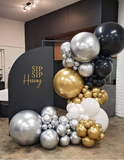 Balloon Bar, Black And White Balloons, Disco Party Decorations, Black And Gold Balloons, Shimmer Wall, Gold Confetti Balloons, Graduation Balloons, Silver Balloon, Birthday Party Theme Decorations