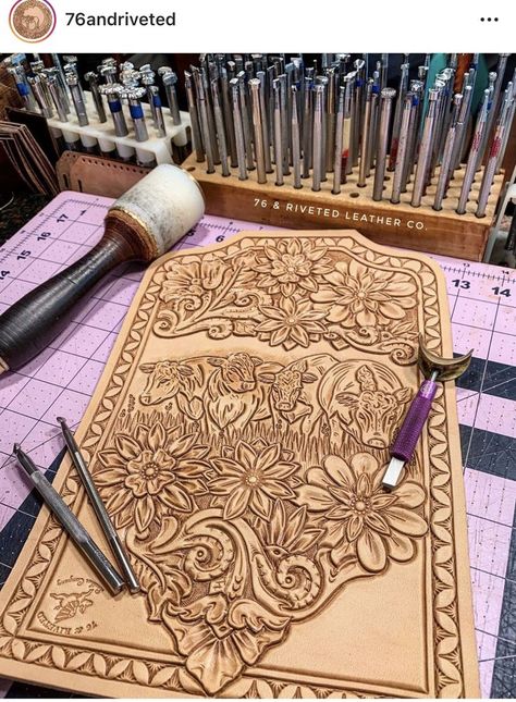 Handmade Leather Work, Custom Leather Work, Table Woodworking, Basic Woodworking, Leather Working Patterns, Rustic Woodworking, Leather Working Tools, Leather Tooling Patterns, Green Woodworking