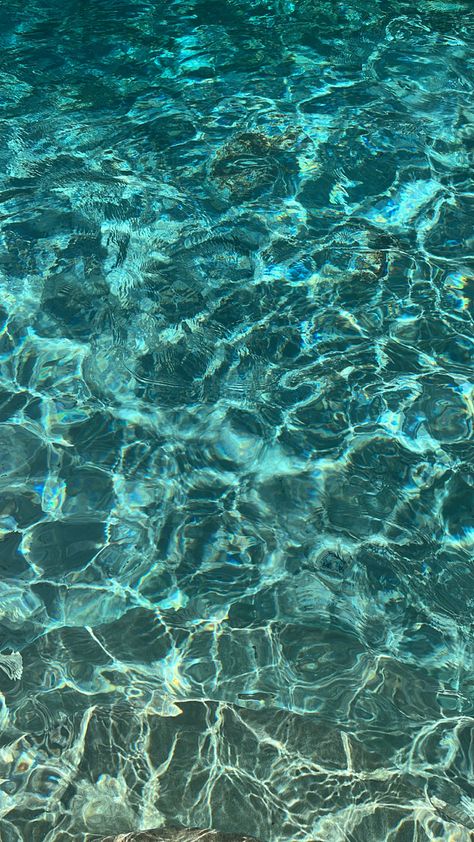 Iphone Wallpaper Water, Blue Water Wallpaper, Beach Phone Wallpaper, Water Aesthetic, Ocean Wallpaper, Ocean Vibes, Iphone Background Wallpaper, Summer Wallpaper, I Wallpaper