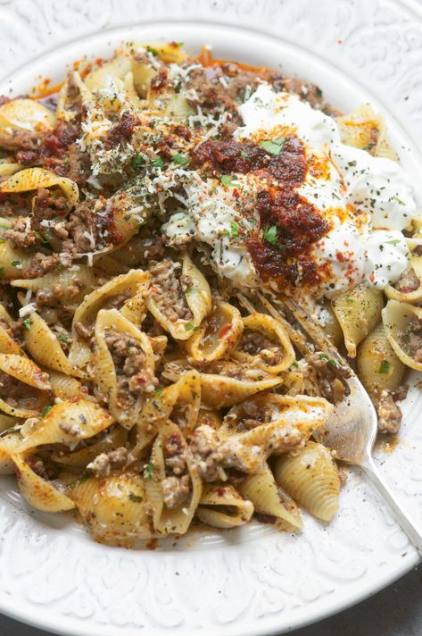 Meliz Berg’s One-pot Minced Lamb and Conchiglie Pasta Classic Carbonara, Turkish Lamb, Lamb Pasta, Minced Lamb, One Pot Wonders, Channel 4, One Pot Pasta, Tomato Pasta, Minced Meat