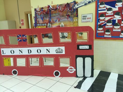 London bus cut-out for kids to play with. I made it for our international day at school! The kids dressed up and took pictures riding the bus! Bus Crafts, London Activities, British Party, British Values, English Day, London Theme, English Projects, World Thinking Day, Dress For Kids