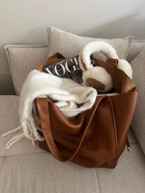 #fashion #aesthetic #bag #beigeaesthetic #beigetrends #beigefeed #beige #cozyhome #cozyautumn #autumncolors #autumnmood Beige Autumn Aesthetic, Aesthetic Bag, Aesthetic Bags, Autumn Aesthetic, Fashion Aesthetic, Yellow, Blue