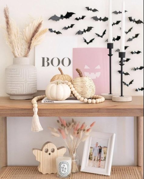 Simple Halloween Decor, Modern Halloween Decor, Neutral Halloween, Chic Halloween Decor, Spooky Home Decor, Halloween Party Dinner, Boho Halloween, Diy Halloween Decor, Modern Halloween