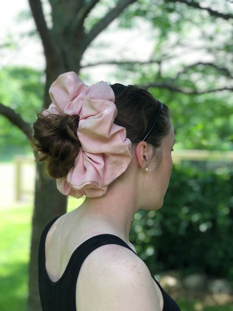 Large Scrunchie Hairstyles, Oversized Scrunchie Hairstyles, Big Scrunchies Hairstyles, Soft Pink Hair, Linen Scrunchie, Pink Hair Tie, Giant Scrunchie, Big Scrunchies, Jumbo Scrunchies