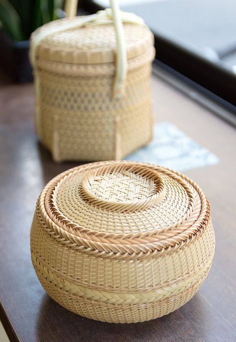 Bamboo Craft Workshop KISETSU | Kyoto Artisans Concierge Weaving Bamboo, Eco-friendly Straw Bag With Bamboo Handle For Picnic, Bamboo Weaving Products, Bamboo Weaving Architecture, Eco-friendly Bamboo Handle Basket Bucket Bag, Bamboo Diy, Japanese Bamboo, Basket Weaving Patterns, Bamboo Art