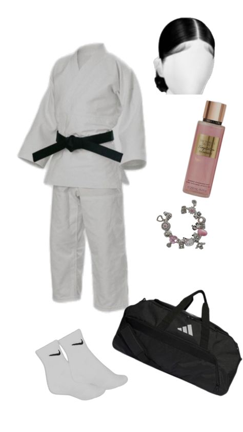 #Outfit #Karaté Judo Aesthetic, Karate Video, Outfits For Sports, Karate Outfit, Karate Martial Arts, Karate Kid Cobra Kai, Kid Cobra, Dream List, My Hobbies