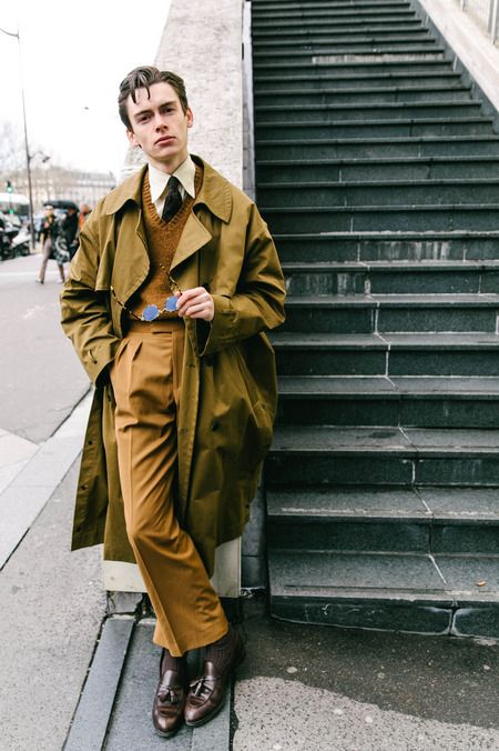 The Best Street Style From Paris Fashion Week Mens Layered Fashion, Great Coat Men, Mens Posing, Andro Fashion, Mode Poses, Mens Fashion Retro, Masculinity Quotes, Quotes Empowering, 일본 패션