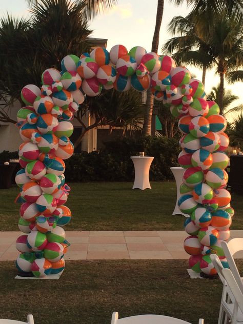 Masquerade in Naples fl custom design beach ball archway                                                                                                                                                                                 More Beach Ball Garland, Beach Ball Balloon Arch, Beach Ball Arch, Beach Ball Decorations, Pool Party Balloon Arch, Kids Beach Party, Beach Ball Party, Blue Wedding Centerpieces, Splash Party