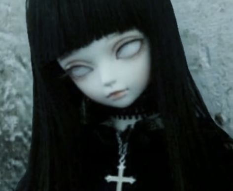 Porcelain Doll Aesthetic, Art Bizarre, Doll Plushies, The Cardigans, Doll Aesthetic, Scary Dolls, Spotify Artist, Haunted Dolls, Gothic Dolls