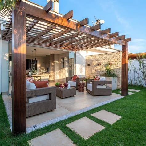 Terrace Garden Design, Rooftop Terrace Design, Modern Pergola, Backyard Pergola, Patio Roof, Backyard Pool Designs, Outdoor Gardens Design, Pergola Patio, Pergola Designs