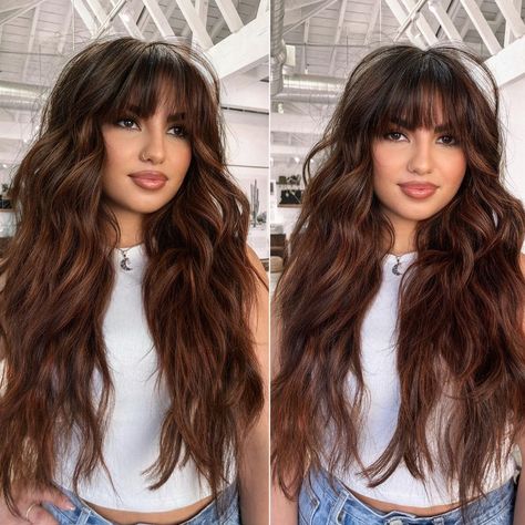 Fall Hair Color For Brunettes With Bangs, Brunette Balayage Hair Bangs, Balayage Brunette Bangs, Dark Copper Brown Hair Color, Chocolate Brown Hair With Bangs, Latina Haircuts, Warm Brown Hair, Hair Color Guide, Chestnut Brown Hair