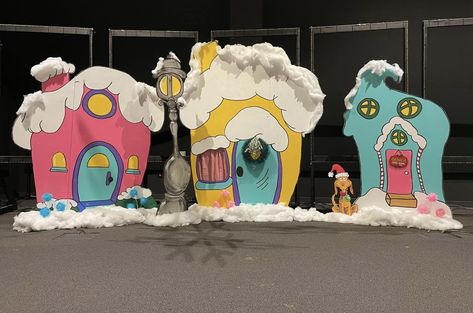 Grinch Christmas Display, Christmas Floats Parade Ideas Whoville, Cardboard Whoville House, Who Ville Houses, Who Village Grinch, Whoville Set Design, Whoville Christmas Village Diy, Who Ville Village, Whoville Town Scene