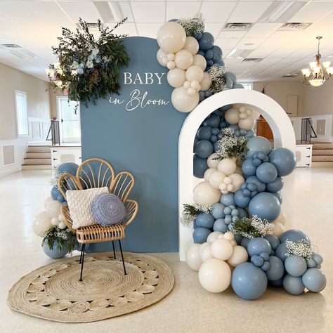 Baby Boy Shower Decorations, Fall Baby Shower Decor, Baby Shower Balloon Arch, Babyshower Party, Baby Boy Themes, Baby Shower Theme Decorations, Baby Shower Deco, Diy Bebe, Baby In Bloom