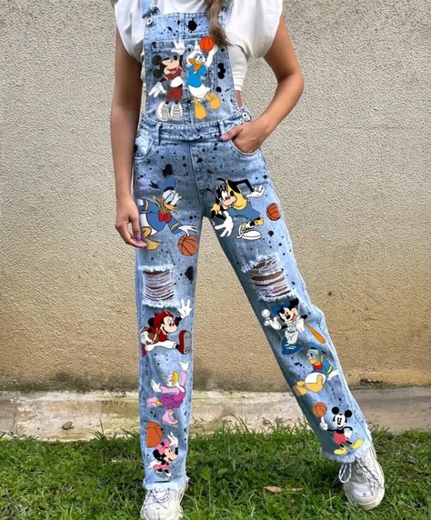 Painted Overalls Diy, Disney Halloween Diy, Painted Overalls, Jean Jacket Design, Diy Pants, Painted Clothes Diy, Hand Painted Denim Jacket, Denim Art, Painted Denim Jacket