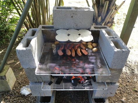 Cinder Block Grill, Brick Grill, Cinder Block Fire Pit, Brick Bbq, Diy Outdoor Fireplace, Cinder Block Garden, Outdoor Grill Station, Outdoor Cooking Area, Outdoor Barbeque