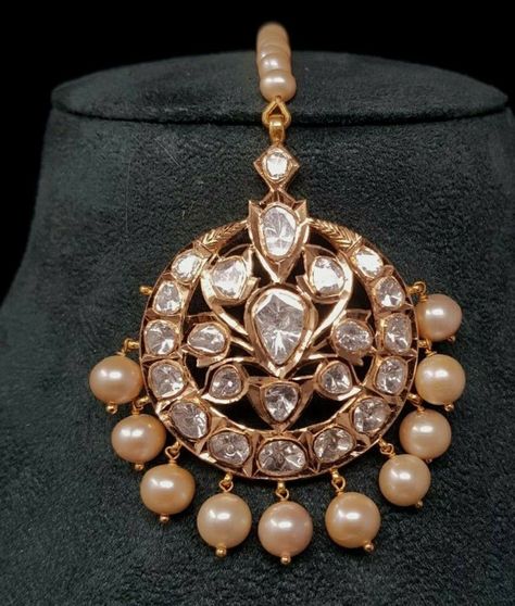 Tika Jewelry, Mang Tika, Beautiful Wedding Jewelry, Desi Jewelry, Mang Tikka, Beautiful Bridal Jewelry, Dressing Ideas, Kundan Jewellery Set, Fancy Jewelry Necklace