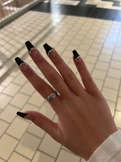 Black And White Nails With Gems, Rhinestone Nails Black, Black Rhinestone Nails, Black Nails With Rhinestones, Nails Vintage, Euphoria Nails, Black Coffin Nails, Asian Nails, Nails Design With Rhinestones