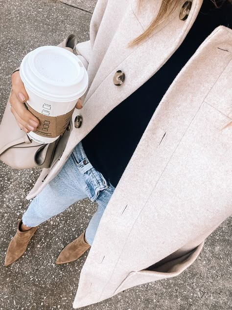 Beige Shacket, Shacket Outfit, Fall Booties, Tan Booties, Amy Jackson, Fashion Jackson, Cooler Look, Jairzinho, Faux Leather Leggings