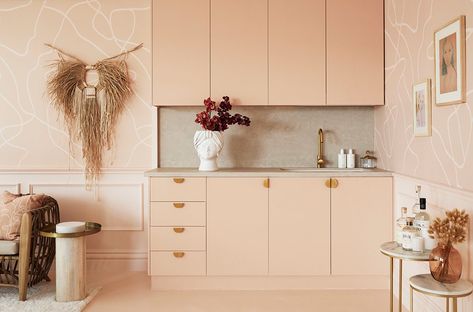 Peach Kitchen Cabinets, Retro Pink Kitchens, Estilo Kitsch, Kitchen Vibes, Pink Cabinets, Kitchen Cabinet Color Ideas, Three Birds Renovations, Office Makeover, Kitchen Cabinet Colors