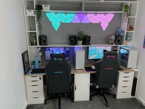 Double Gaming Desk Setup, Duo Gaming Room, Duo Gaming Setup, Couples Gaming Set Up, Double Gaming Setup, Dual Gaming Setup, Gaming Room For Two, Couple Pc Gaming Setup, Couple Gamer Room