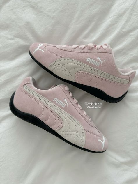 Its my own pin please do not repost as your own!! #puma #shoes #pumaspeedcat #pink #pinkshoes #pinkaesthetictheme Pink Puma Shoes, Pink Pumas, Pumas Shoes, Puma Shoes, Aesthetic Themes, Pink Shoes, Pink Outfit, Shoes Flats, Fashion Shoes