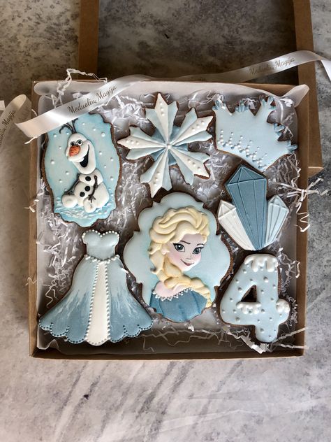 Elsa Frozen Cookies Decorated, Elsa And Anna Cookies, Elsa Decorated Cookies, Frozen Cookies Birthday, Frozen Theme Cookies Decorated, Elsa Cookies Decorated, Frozen Birthday Cookies Decorated, Elsa Cookies Frozen, Frozen Royal Icing Cookies