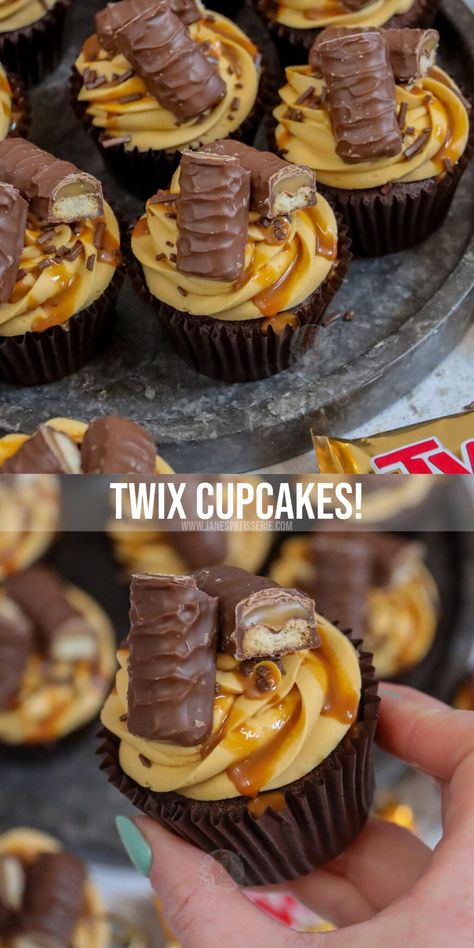 Candy Flavored Cupcakes, Broma Bakery Cupcakes, Dessert Charcuterie Board Cupcakes, Chocolate Bar Cupcakes, Candy Inspired Cupcakes, Carmel Cupcake Recipe, Twix Cupcakes Recipe, Boxed Cupcake Recipes, Candy Bar Cupcakes Ideas