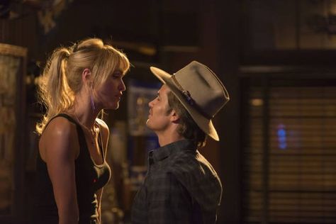 Still of Timothy Olyphant and Jenn Lyon in Justified Raylan Givens, Walton Goggins, Wheres Waldo, 4 Characters, Timothy Olyphant, Horror Music, Movie Genres, Western Movies, Best Tv Shows