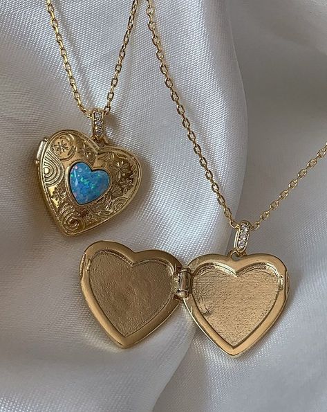 Jewel Tattoo, Waist Jewelry, Gold And Silver Jewelry, Girly Accessories, Neck Jewellery, Authentic Self, Heart Locket, Girly Jewelry, Unique Aesthetic