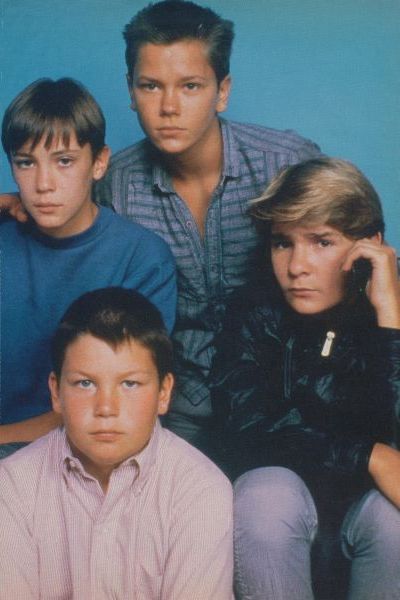 Stand by Me cast. Stand By Me Film, Los Goonies, Jerry O'connell, Corey Feldman, Wil Wheaton, River Phoenix, Fav Movies, Movies And Series, Young Actors