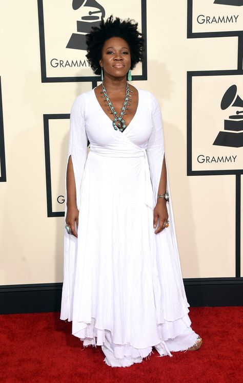 Indie Arie, White Red Carpet Dresses, India Arie, Grammys Red Carpet, Afrikaanse Mode, Street Dress, Black Femininity, White Hot, Inspired Outfits