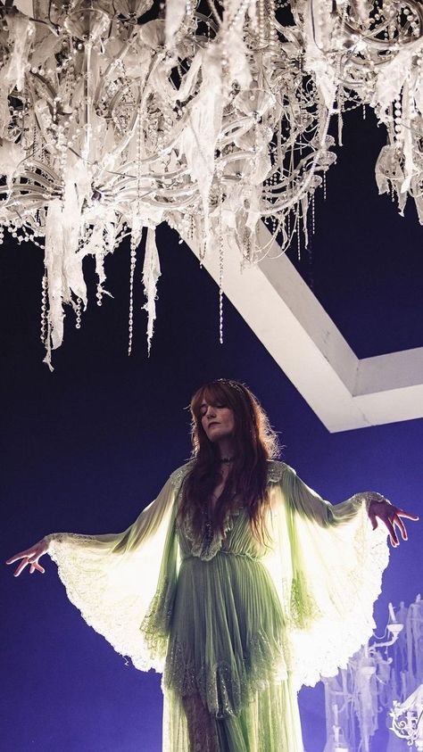 Dance Fever Aesthetic Florence, Florence Welch Aesthetic, Florence Welsh, Florence Welch Style, Dance Fever, Mode Hippie, Daisy Jones, Florence Welch, Florence The Machines