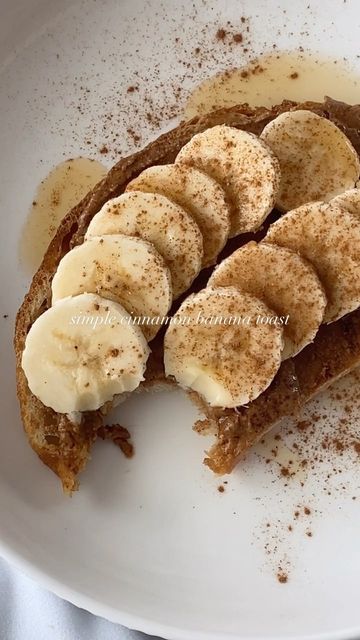 Almond Butter Banana Toast, Pb Banana Toast, Banana On Toast, Banana And Cinnamon, Uni Meals, Sweet Toast, Healthy Toast, Banana Toast, Banana Slices