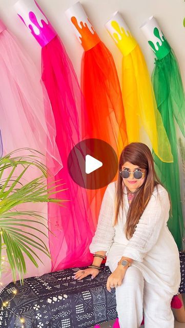 CozyyyLilCorner - DIY and Home Decor on Instagram: "Getting ready for the colorful festivities! 🌈✨  Sharing last year’s viral Holi backdrop setup that stole the show and y'all loved it and made it for your colourful celebrations at home ! 🎉💫 Dive into these colorful ideas for your own Holi celebration. 📸💖 Super quirky, simple, and wall-friendly – perfect for a crafty activity with the kids too! 🎨👨‍👩‍👧‍👦   PS: Use masking tape on the wall before sticking the paper cylinders to avoid damage to the walls  Holi Prep, Colorful Celebrations,  DIY Backdrop" Holi Wall Decorations Ideas, Holi Home Decor, Holi Backdrop Ideas, Simple Party Decorations At Home, Holi Celebration Ideas Kids, Paper Backdrop Ideas, Holi Decorations Ideas At Home, Holi Activity For Kids, Holi Activities For Kids Ideas