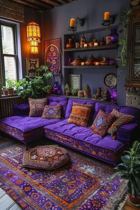 Purple Cottage, Maximalist Living Room, Celebrity Home, Color Bedroom, Purple Living Room, Boho Living Room Ideas, Designer Decor, Boho Style Bedroom, Eclectic Boho