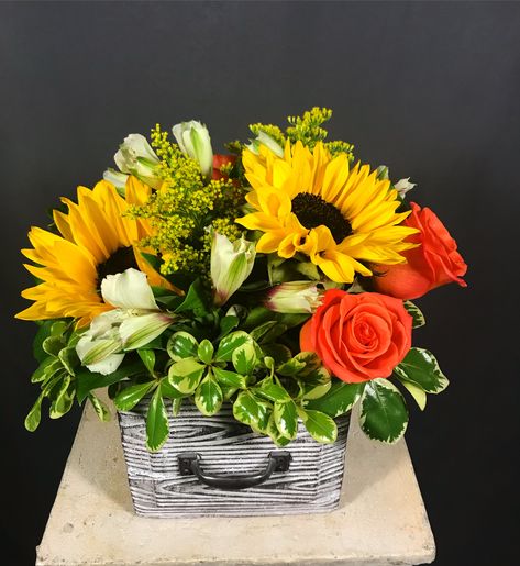 Sunflower And Daisy Arrangements, Yellow Summer Floral Arrangements, Sunflower Spray Arrangement, Burgundy And Yellow Floral Arrangements, Sunshine Floral Arrangement, Images Jumma Mubarak, Floral Designs Arrangements, Floral Design Classes, Sunflower Arrangements