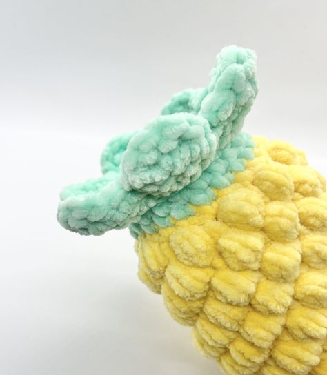 FREE PATTERN: The Pineapple Plush – Stuck on You Crochet Free Pineapple Crochet Patterns, Free Plush Crochet Patterns, Pineapple Crochet Pattern Free, Crochet Pineapple Patterns Free, Free Plush Pattern, Plush Crochet Pattern Free, College Crochet, Mini Plushies, Crochet Stuffies